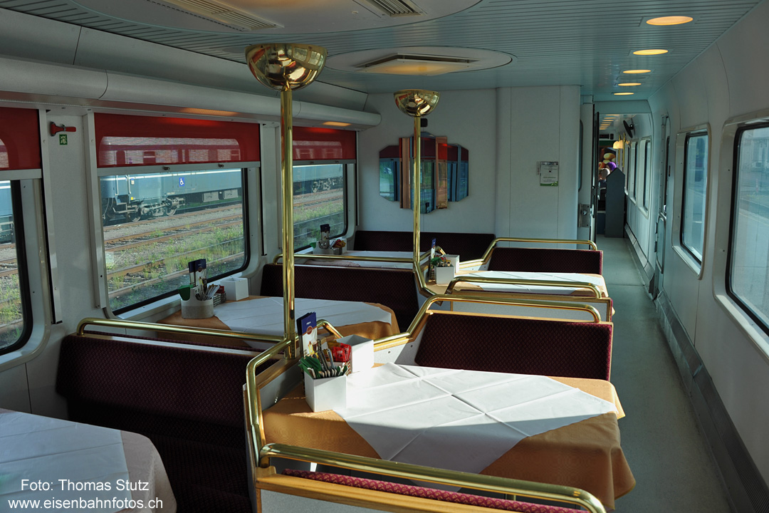 Blick in den Speisewagen
Interessante Sitzanordnung im Speisewagen des IC, wo ich die erste Hälfte der Rückreise nach Helsinki verbrachte.
