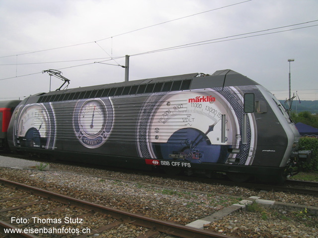 Märklin-Lok von rechts
Nochmals die Seitenansicht der Lok, dieses Mal von rechts.
