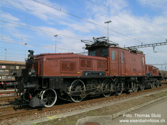 Ce 6/8 II 14253
Aus der "Krokodil-Familie" ist die im Depot Erstfeld beheimatete Ce 6/8 II 14253 zu besichtigen.

