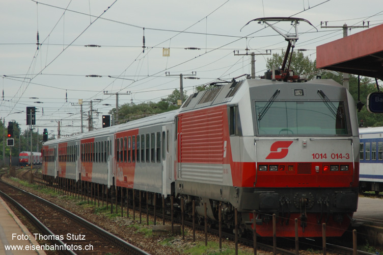 1014 in Pendelzug
Eilzug 7613 Wien Südbahnhof - Bratislava-Petrzalka
