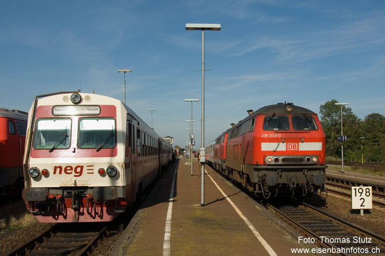 neg + DB
Anschliessend fahren die beiden BR 218 mit den Kurswagen wieder am IC an.
